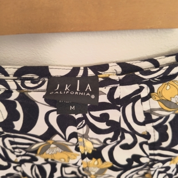 JKLA California Midi skirt. Black and white and yellow. Size Medium - Picture 2 of 3
